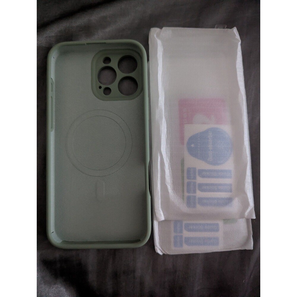 IPhone 16 Pro Max Phone Case Green 2 Screen Protectors - Picture 2 of 3